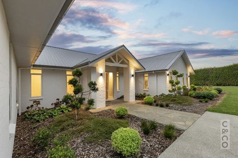 Photo of property in 88 Taupaki Road, Taupaki, 0782