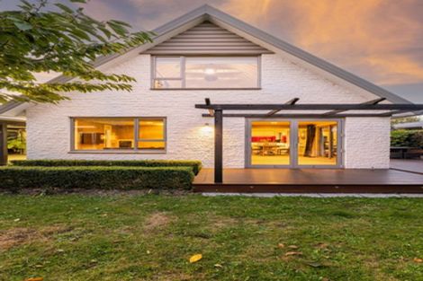 Photo of property in 52 Crofton Road, Harewood, Christchurch, 8051
