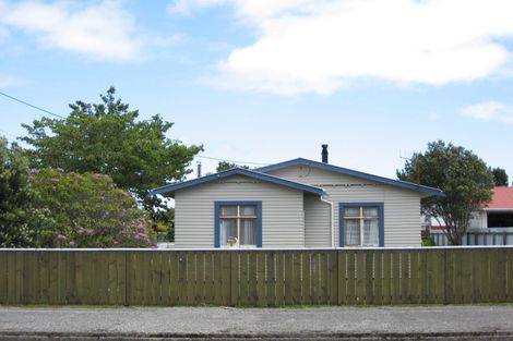 Photo of property in 6 Derby Street, Westport, 7825