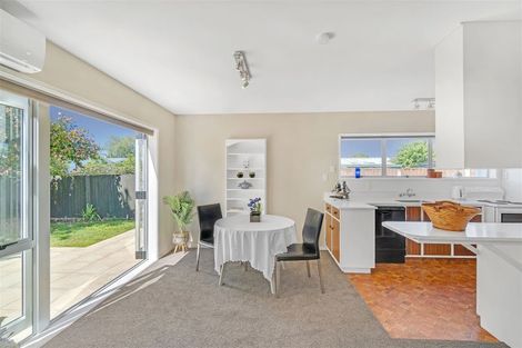 Photo of property in 70 Cutts Road, Russley, Christchurch, 8042