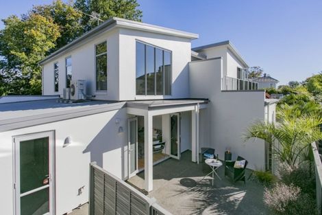 Photo of property in 2/64 Holly Road, St Albans, Christchurch, 8014