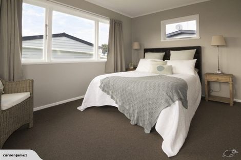 Photo of property in 2 Hikurangi Street, Te Atatu Peninsula, Auckland, 0610