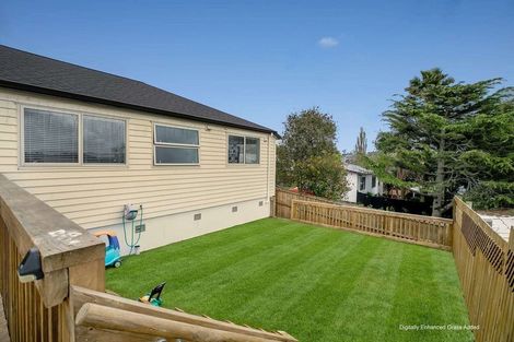 Photo of property in 103e Woodglen Road, Glen Eden, Auckland, 0602