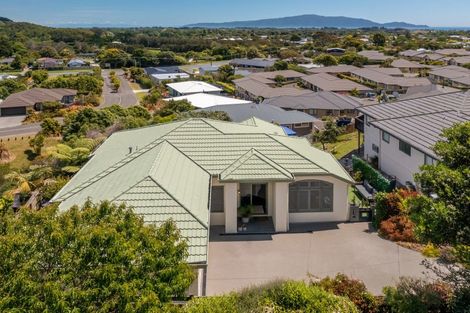 Photo of property in 56 Kakariki Grove, Waikanae, 5036