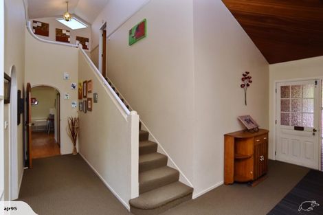 Photo of property in 11 Sunbeam Place, Halswell, Christchurch, 8025