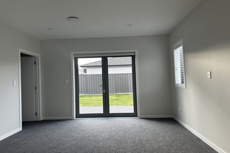 Photo of property in 5 Cassin Place, Taradale, 4112