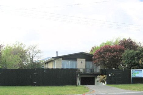 Photo of property in 16 Sunset Street, Hilltop, Taupo, 3330