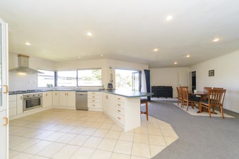 Photo of property in 110 Peter Hall Drive, Kelvin Grove, Palmerston North, 4414