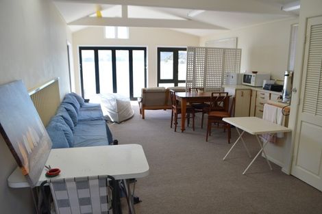 Photo of property in 100 Paremata Road, Paremata, Porirua, 5024