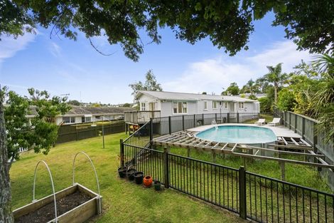 Photo of property in 22 Trinidad Road, Sunnynook, Auckland, 0620