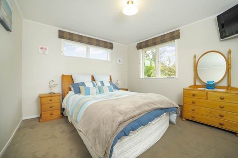 Photo of property in 23 Infidel Place, Torbay, Auckland, 0630