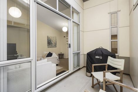 Photo of property in Dixonlane Apartments, 11/7 Feltex Lane, Te Aro, Wellington, 6011