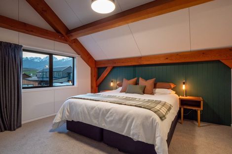 Photo of property in 10 Rushland Road, Jacks Point, 9371