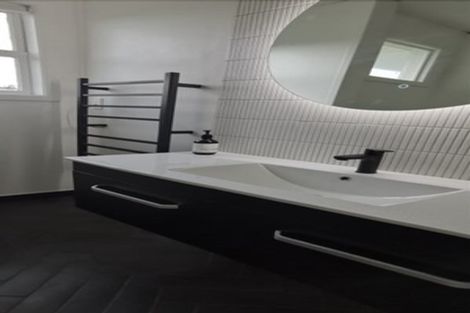 Photo of property in 1/11 Tristram Avenue, Forrest Hill, Auckland, 0620