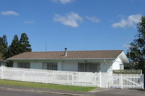 Photo of property in 1/10 Jarrah Place, Massey, Auckland, 0614