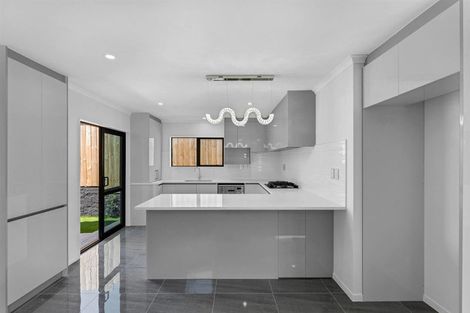 Photo of property in 12a Mcleod Road, Weymouth, Auckland, 2103