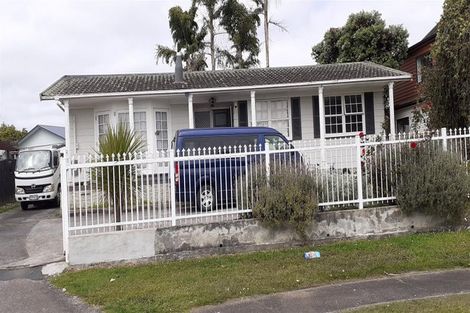 Photo of property in 28 Ewbank Place, Manurewa, Auckland, 2102