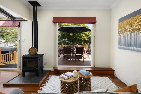 Photo of property in 10 Donald Crescent, Karori, Wellington, 6012
