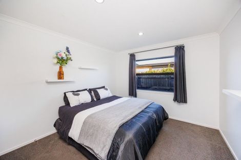 Photo of property in 51 Chestnut Close, Kelvin Grove, Palmerston North, 4414