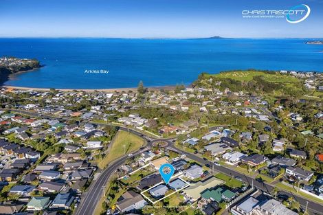 Photo of property in 57a Wade River Road, Stanmore Bay, Whangaparaoa, 0932