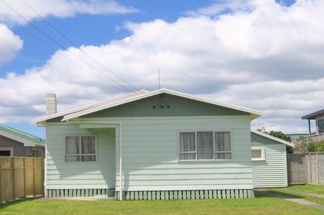 Photo of property in 16 Wallnutt Avenue, Waihi Beach, 3611