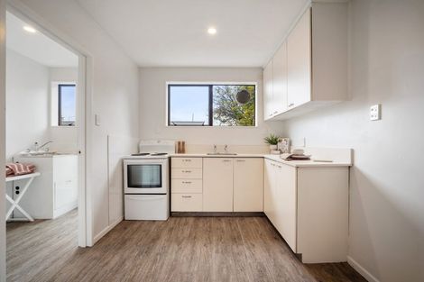Photo of property in 32 Prestons Road, Redwood, Christchurch, 8051