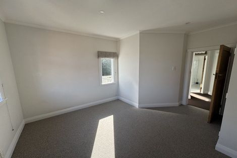 Photo of property in 14 Glen Road, Kelburn, Wellington, 6012