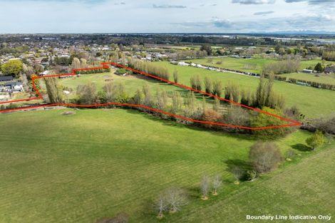Photo of property in 384 Sawyers Arms Road, Harewood, Christchurch, 8051