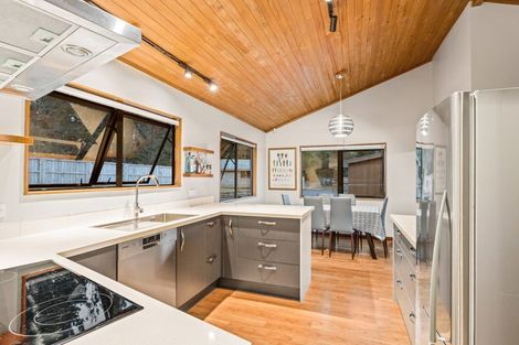 Photo of property in 45 Pinetone Road, Kumeu, 0892