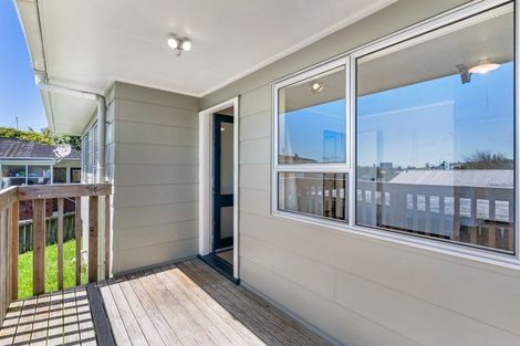 Photo of property in 1/8 Corunna Road, Milford, Auckland, 0620