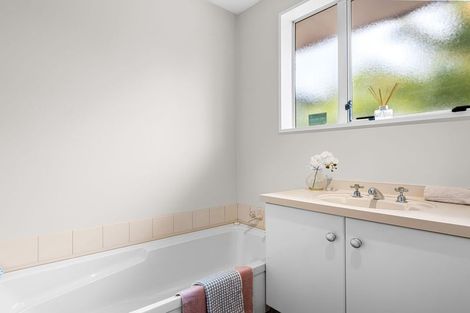 Photo of property in 118 Aorangi Road, Bryndwr, Christchurch, 8053