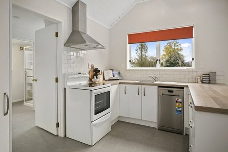 Photo of property in 151 Racecourse Road, Cambridge, 3493