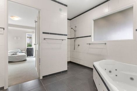 Photo of property in 58 Prince Regent Drive, Half Moon Bay, Auckland, 2012