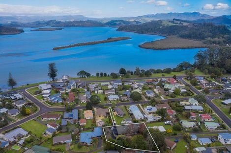 Photo of property in 5 Laura Place, Whitianga, 3510