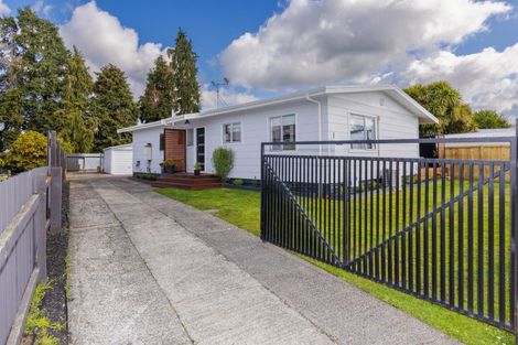 Photo of property in 11 Purcell Place, Melville, Hamilton, 3206