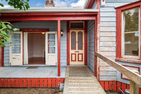 Photo of property in 22 Domain Street, Devonport, Auckland, 0624