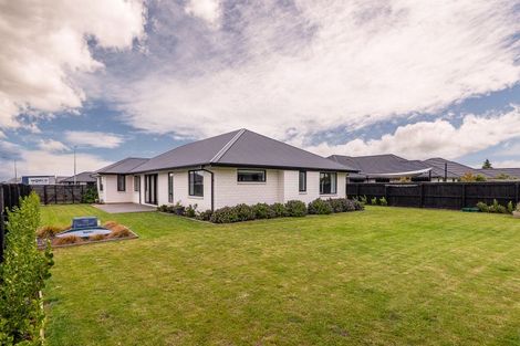 Photo of property in 17 Owen Drive, Darfield, 7510