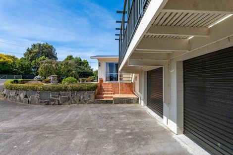 Photo of property in 35 Weraroa Road, Waverley, 4510