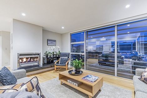 Photo of property in 49 Seaview Road, Castor Bay, Auckland, 0620