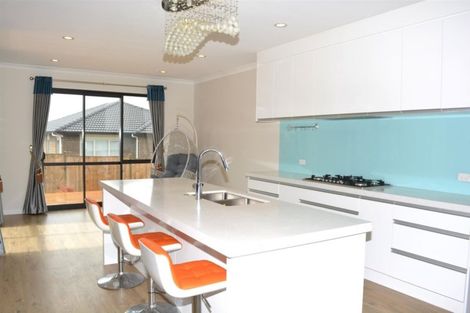 Photo of property in 11 Harvest Avenue, Orewa, 0931