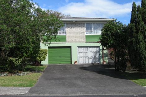 Photo of property in 1/70 Cliff View Drive, Green Bay, Auckland, 0604