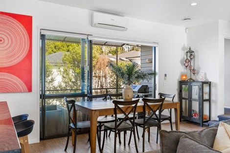 Photo of property in 24 Edgerton Road, Te Atatu Peninsula, Auckland, 0610