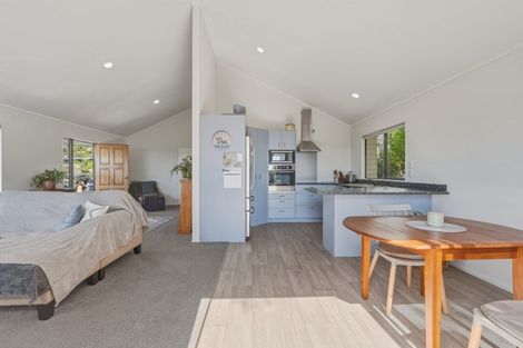 Photo of property in 300 State Highway 10, Cable Bay, 0420