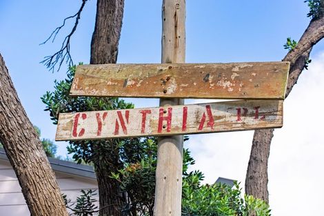 Photo of property in 20 Cynthia Place, Baylys Beach, Dargaville, 0377