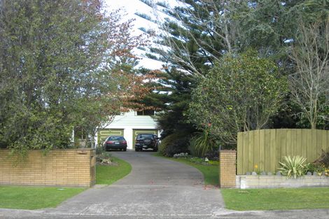Photo of property in 1 Konini Place, Edgecumbe, 3120