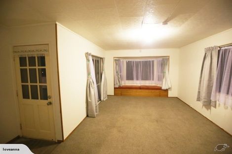 Photo of property in 16 Ransom Smyth Drive, Goodwood Heights, Auckland, 2105