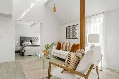 Photo of property in 72 Eversleigh Road, Belmont, Auckland, 0622