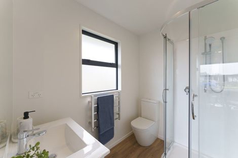 Photo of property in 16 Eileen Way, Rolleston, 7615