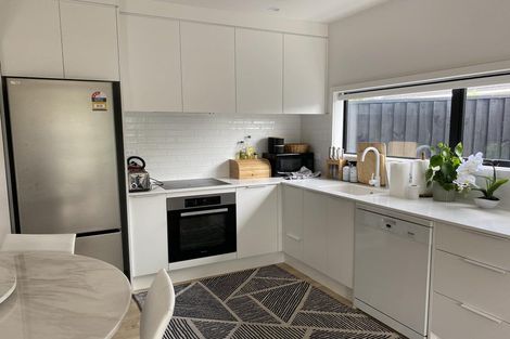 Photo of property in 70b Neil Avenue, Te Atatu Peninsula, Auckland, 0610