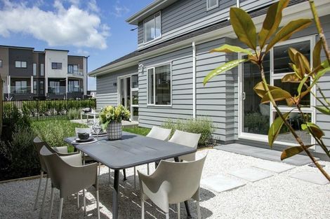 Photo of property in 104a Wharf Road, Te Atatu Peninsula, Auckland, 0610